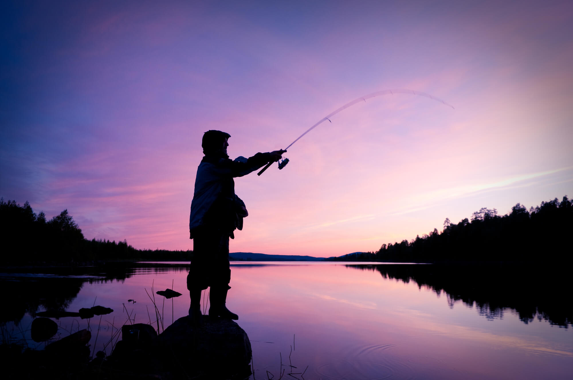 Pesca noturna: descubra peixes e dicas para pescar de noite
